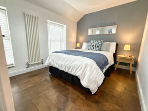 Photo 1- click for photo gallery